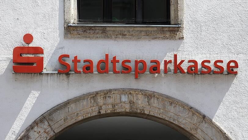 Stadtsparkasse München kündigt nach 57 Jahren das Konto: "Unerträglich"