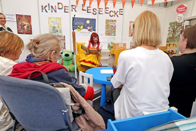 Vorlesestunde | Foto: Christoph Blüther