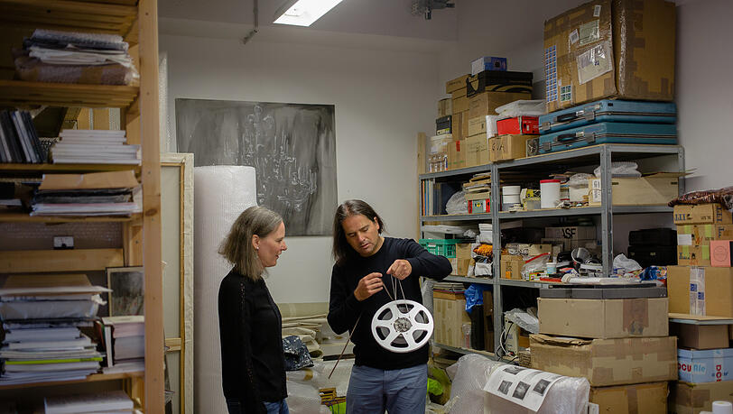 Teilen sich seit 2009 ein Atelier im Kistlerhof: das Künstlerpaar Silke Markefka und Nikolai Vogel.