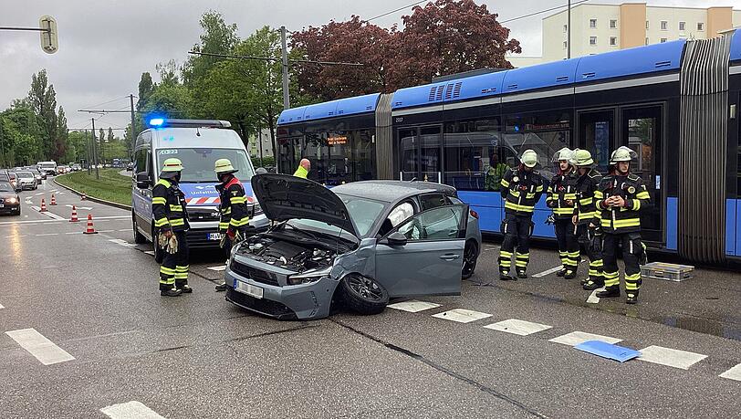 Die Polizei hat die Ermittlungen zur Unfallursache aufgenommen.