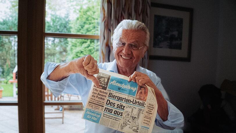 Manfred Schauer (72), der die "Biergartenrevolution" erfunden hat, mit der AZ vom 1. Mai 1995. Herr Hirnbeiß ist da schon siegessicher: "Des sitz ma aus".