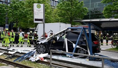 Studentin stirbt nach Autounfall an Münchner Tram-Haltestelle