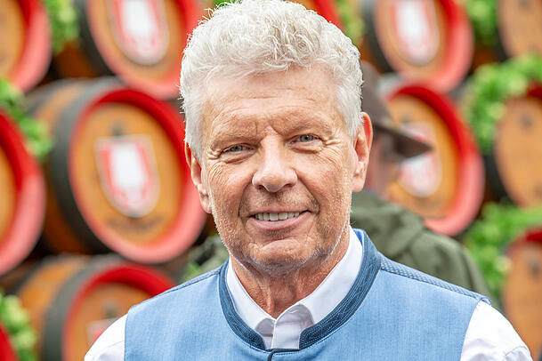 Für Oberbürgermeister Dieter Reiter gehören die Schanigärten zum Münchner Lebensgefühl. Er will sie retten.