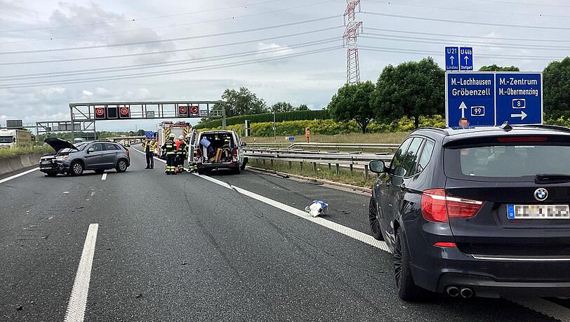 Aufgrund der Vollsperrung der Fahrbahn in Richtung Lindau kam es zu erheblichen Verkehrsbehinderungen.