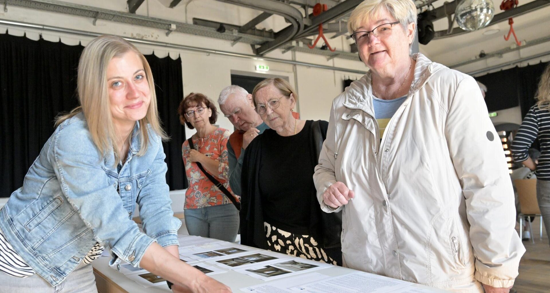 Hunderte Erzgebirger machen sich am Samstag über Baufortschritte schlau