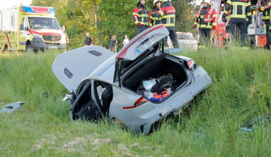 Unfall mit Verletzten auf Straße neben Sonnenlandpark