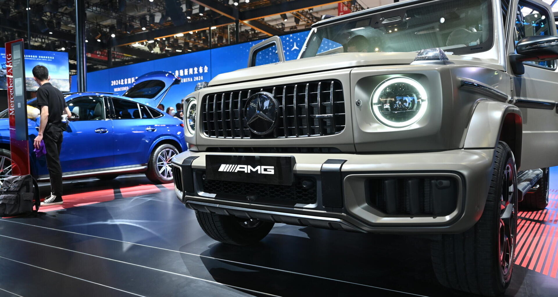 Diebe klauen Mercedes für 200.000 Euro