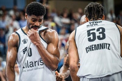 VICTOR BAILEY: Seine Punkteausbeute in den vergangenen Wochen ist beeindruckend. Auch in Heidelberg war der US-Amerikaner einmal mehr bester Werfer seiner Mannschaft (21 Punkte). Weder er noch seine Mitspieler feiern die Treffer aber. Das sagt eigentlich alles. Bailey macht sein Ding. Für sich. Note: 3.