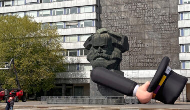 Karl Marx verliert seinen Hut