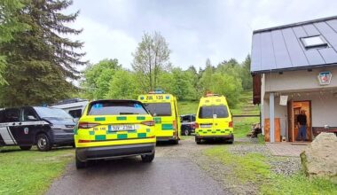 In Tschechien vom Blitz getroffen: Deutsche stellten sich unter Baum | News