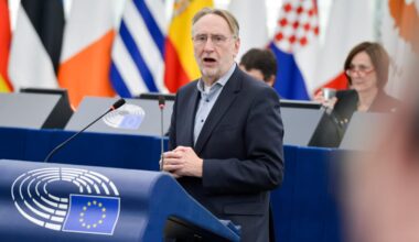 Chef-Handelspolitiker des EU-Parlaments droht im Zollstreit mit Trump mit Gegenzöllen