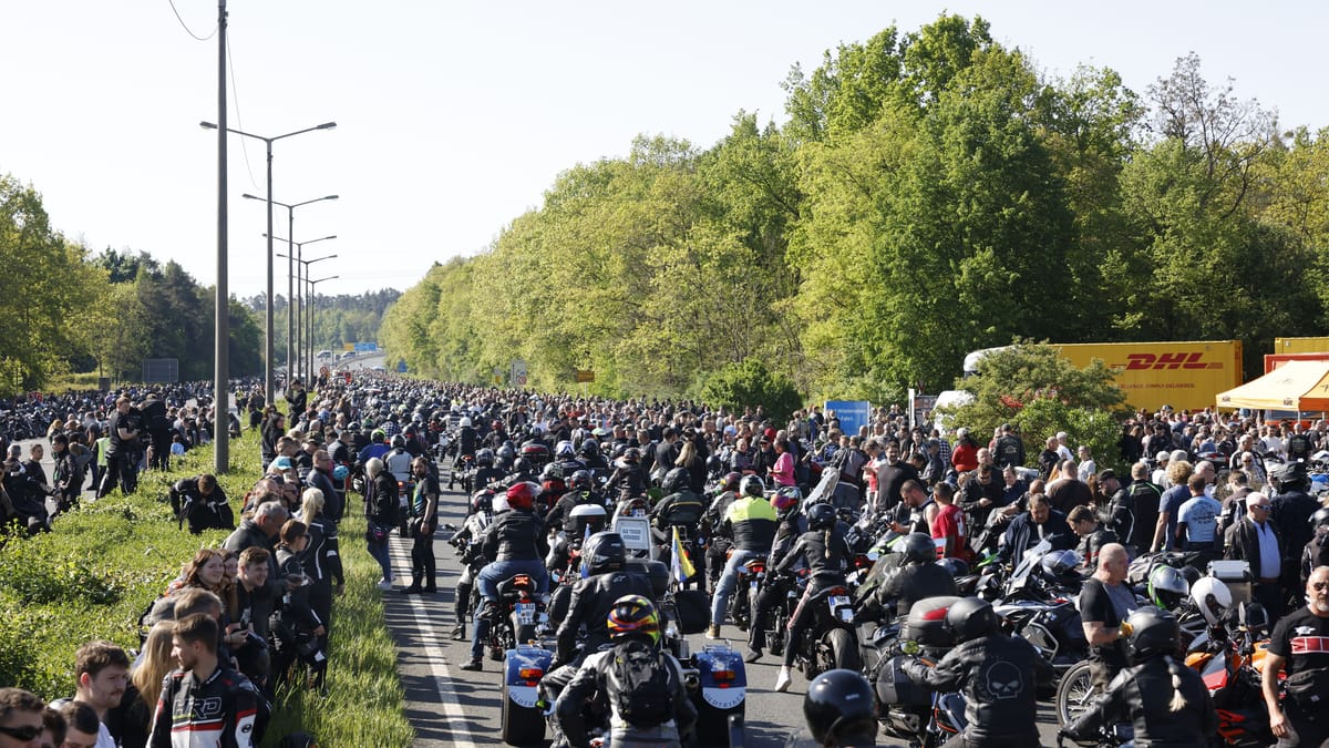 Hells Angels und Bandidos fahren bei Bikertreffen in Nürnberg ein
