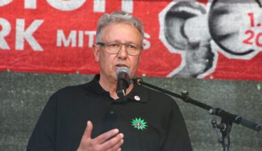 Buhrufe, Pfiffe und hämische Zwischenrufe bei Kundgebung