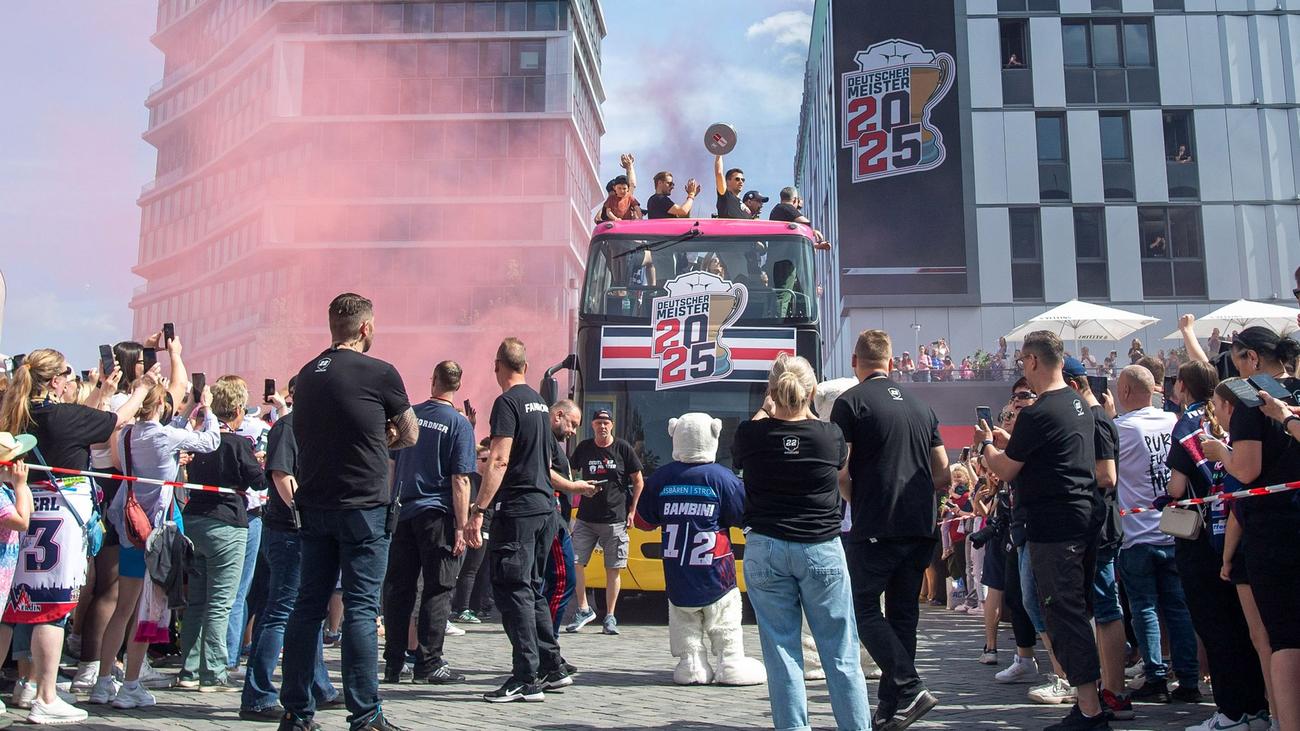 Deutsche Eishockey Liga: Meister Eisbären Berlin verlängert mit Topscorer Ty Ronning