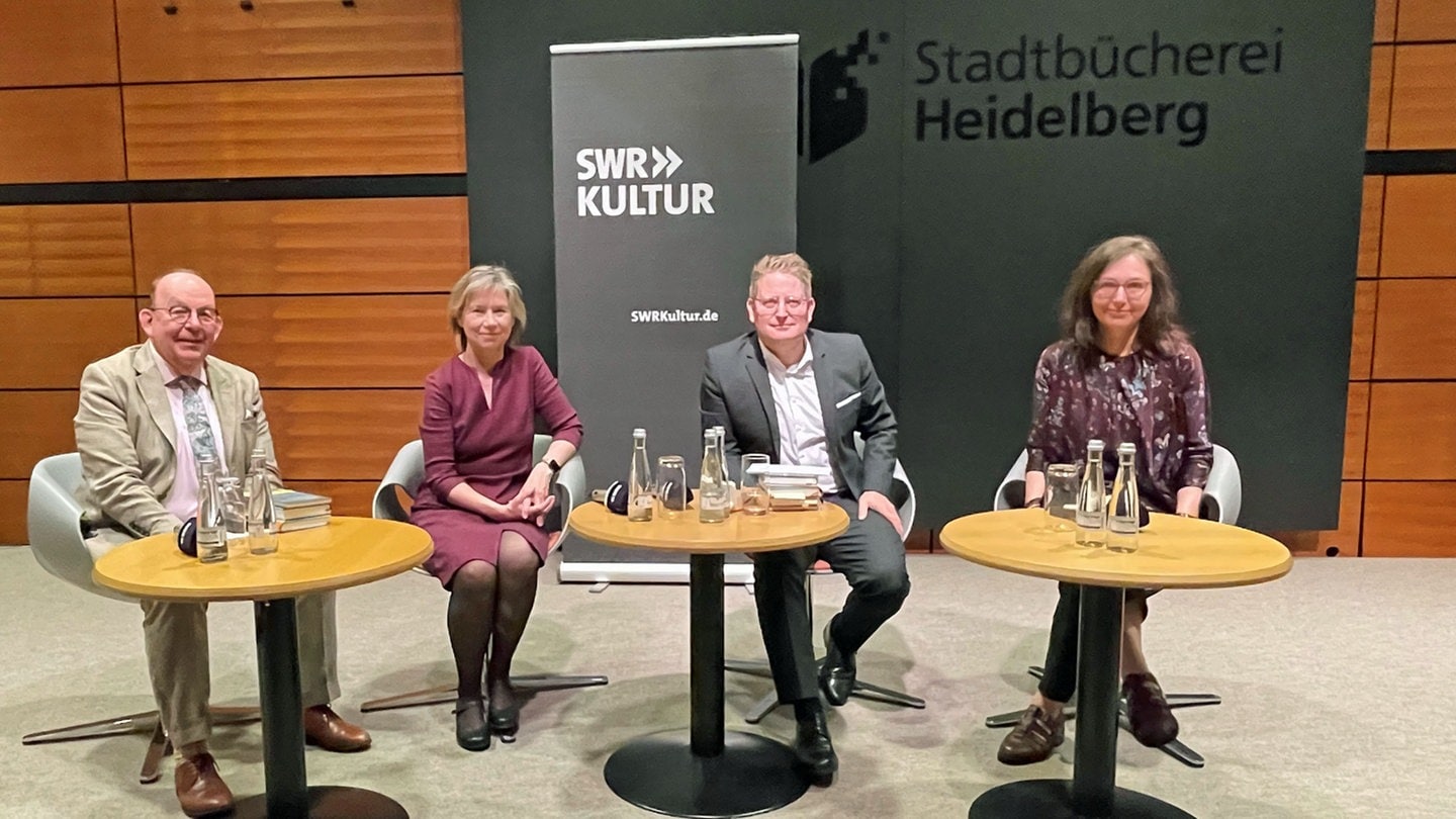 SWR Bestenliste Mai 2025 | Diskussion über vier Bücher
