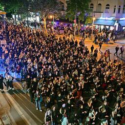 30.04.2025, Berlin: Teilnehmerinnen während der Demonstration "Take back the Night" im Berliner Bezirk Friedrichshain.(Quelle:dpa/S.Gollnow)