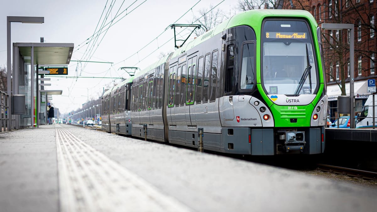 Fahrgast bei Stadtbahn-Vollbremsung schwer verletzt