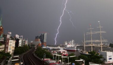 Wetter in Hamburg verzeichnet 2024 Rekordanstieg bei Blitzeinschlägen