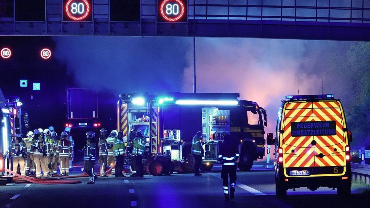 Lkw-Brand auf A17 sorgt für stundenlange Sperrung