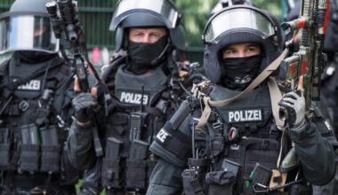 Drogendealer-Razzia im bei Frankfurt: Festnahmen und Waffen entdeckt