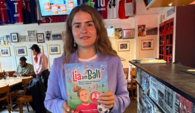 Mit neuem Buch: Berner Fussballerin brilliert in FCB-Hochburg