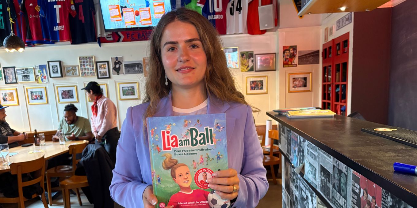 Mit neuem Buch: Berner Fussballerin brilliert in FCB-Hochburg