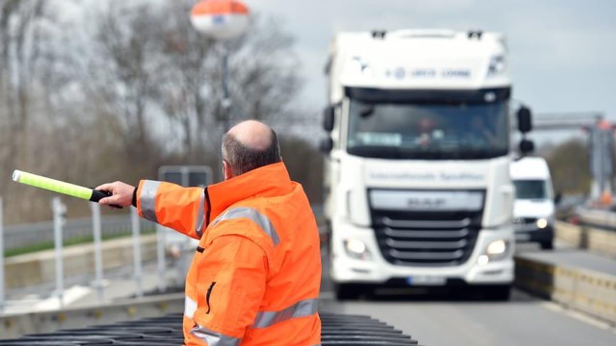 Laster müssen bald bei Köln auf die Waage