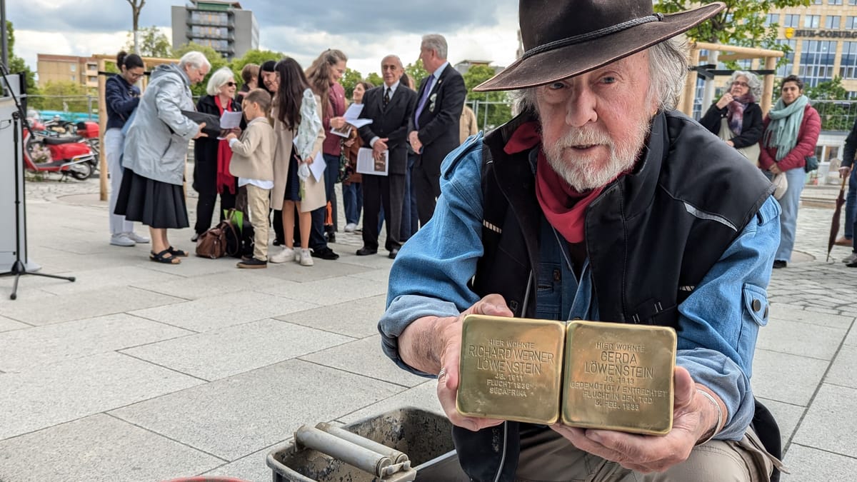 28 neue Stolpersteine verlegt – gestohlener Gedenkstein ersetzt