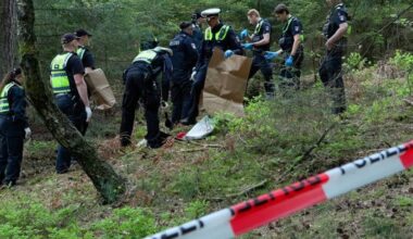 Spaziergänger entdecken menschliche Knochen im Wald