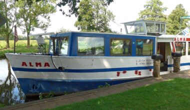 Café-Schiff "Sansibar" startet Betrieb am Anleger in Lesum