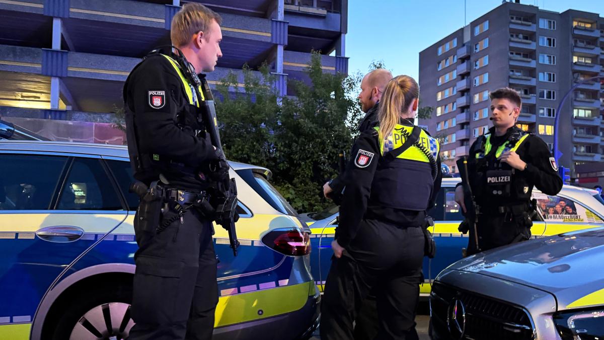 Lebensgefährliche Schussverletzung: Zwei Gruppen treffen in Hamburg aufeinander – ein 49-Jähriger bleibt liegen