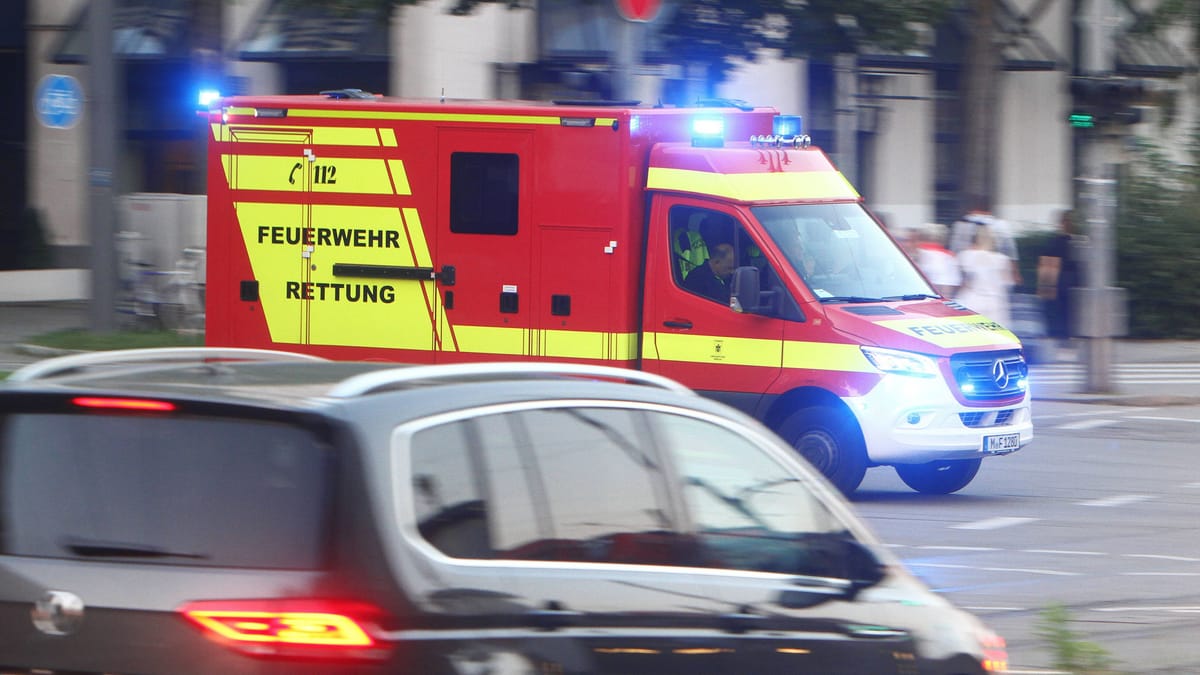 Jugendliche klettern auf Güterzug – 16-Jähriger in Lebensgefahr