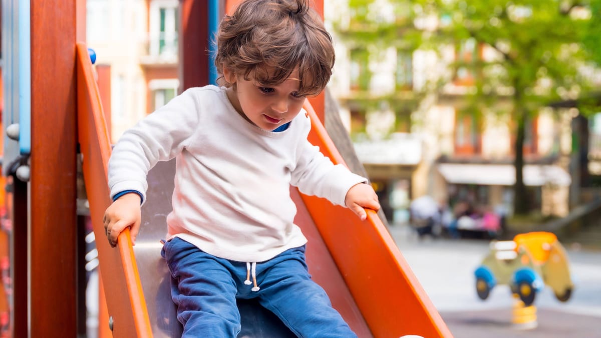 Spielplatz neu gestaltet – Dschungel-Abenteuer