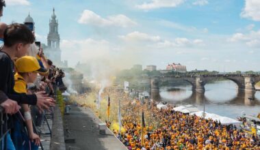 Fans feiern Aufstieg mit Partytruck und Pyroshow