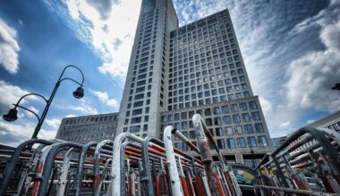 Verkehr: Besuch aus Israel: Absperrungen und Staus in Berlin