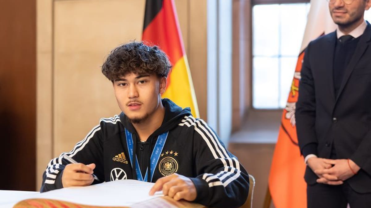 1. FC Nürnberg verpflichtet U17-Weltmeister Justin von der Hitz