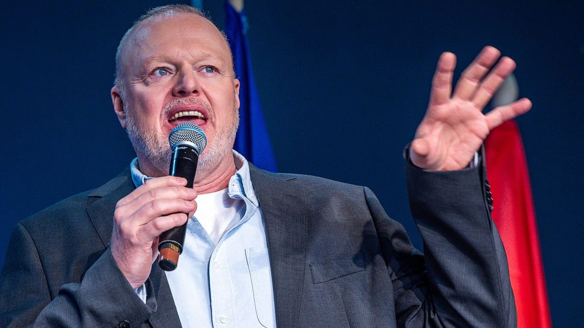 News zum ESC 2025: Stefan Raab kritisiert Punktevergabe