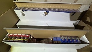 Der Zoll hat mehr als eine Million Zigaretten in einer Garage in Kaiserslautern sichergestellt. 