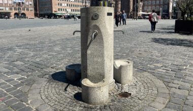 Nürnberg weiht neuen Trinkwasserbrunnen am Hauptmarkt ein