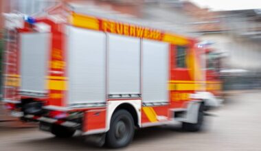 Brennender Wohnwagen auf B258 in Roetgen