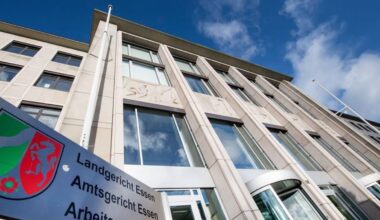Frau auf A43 ausgesetzt – Angeklagter bestreitet Tat
