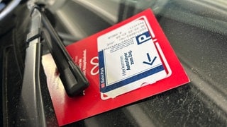 Ein Tages-Park-Gutschein soll die Bahn-Kunden in Kaiserslautern milde stimmen. Eine Bahnsprecherin bittet um Verständnis für die Sanierungsmaßnahmen. 