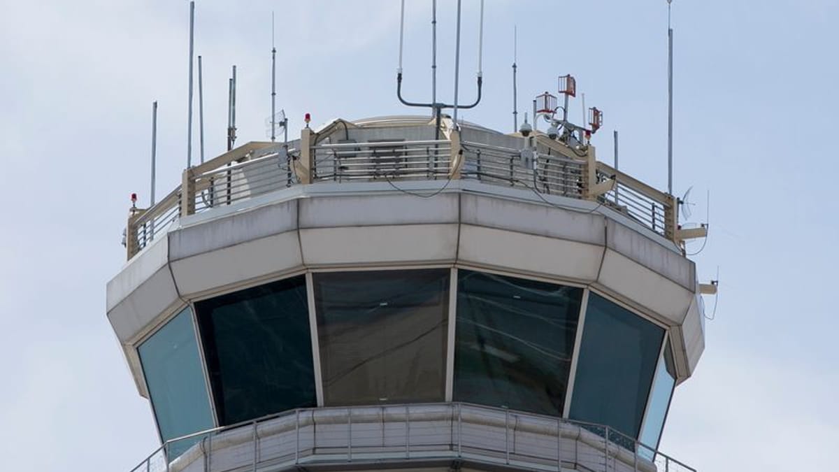 Fluglotsen verlieren Kontakt zu Piloten
