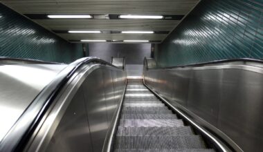Unfall am Hauptbahnhof – Mann stürzt von Rolltreppe