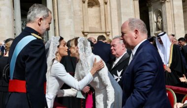 Königin Letizia in Küsschenlaune: Innige Momente mit royalen Verbündeten