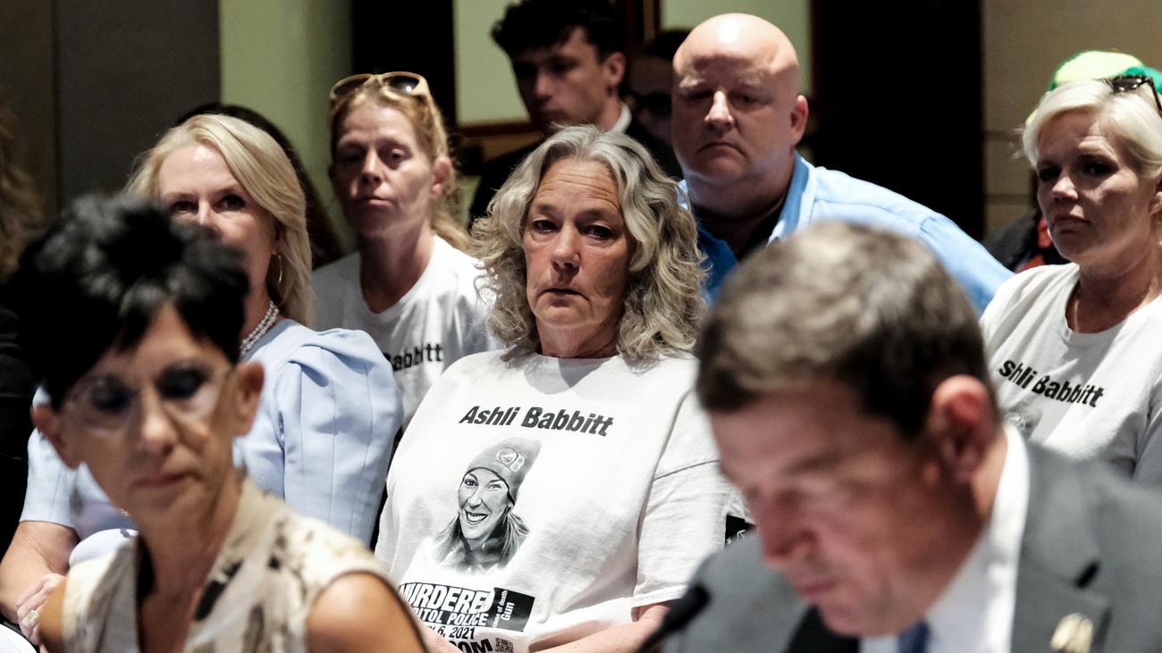 Ashli Babbitt: Trump-Regierung will Familie getöteter Kapitolstürmerin entschädigen