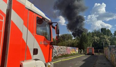 Polizei vermutet Brandstiftung nach Großbrand
