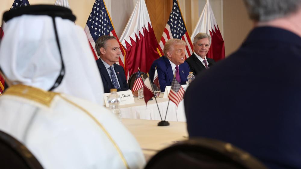 Luxusjet: "Sie geben der Luftwaffe der Vereinigten Staaten einen Jet", hat US-Präsident Donald Trump Katars Schenkung einer neuen Air Force One kommentiert. Die USA nehmen das Geschenk offiziell an.