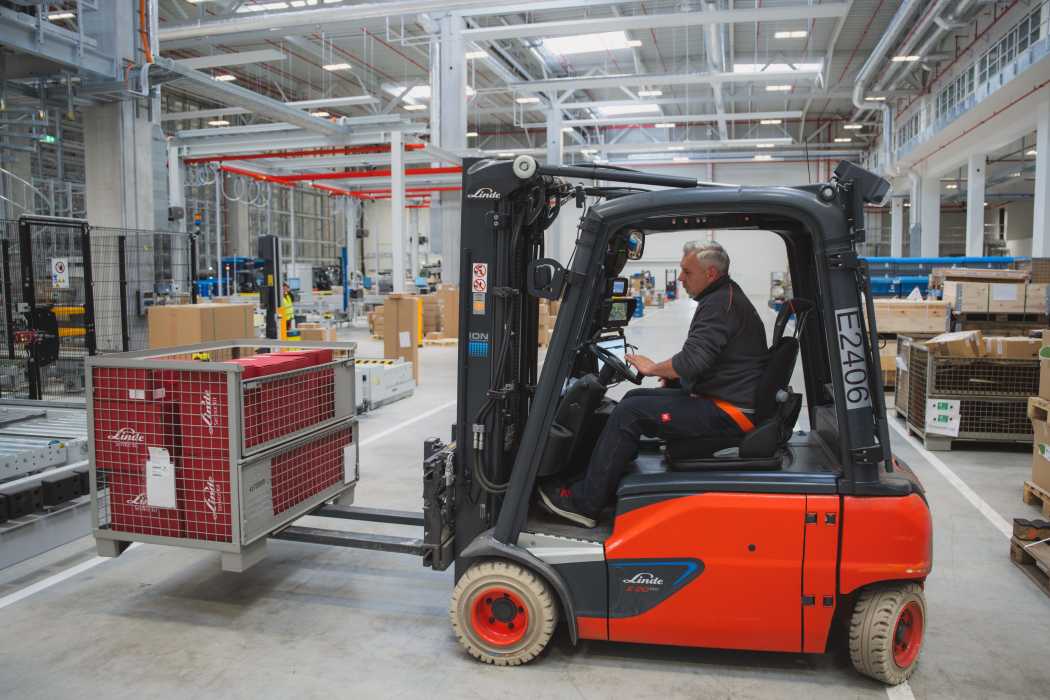 KION Regional Distribution Center Central Europe: Optimierte Ersatzteillogistik für Linde-Flurförderzeuge - Gabelstapler | News | LOGISTRA