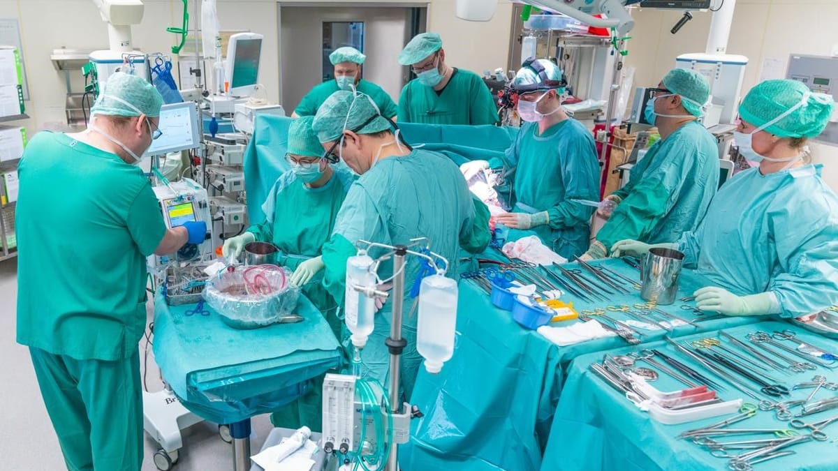 Einzigartige OP-Technik an der MHH rettet Frau das Leben